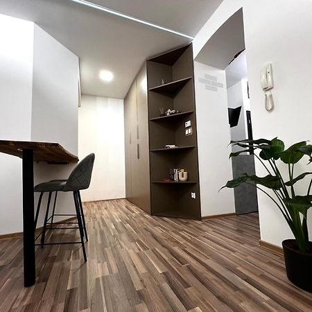 Palackeho Lobby Apartment Olomouc Bagian luar foto